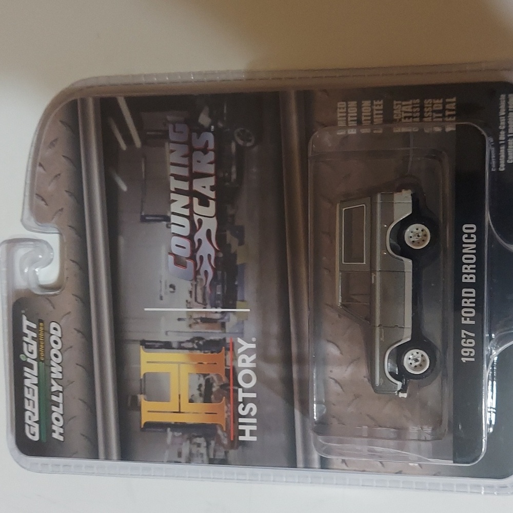 FORD BRONCO  1967 made by greenlight Hollywood. Limited edition  diecast.